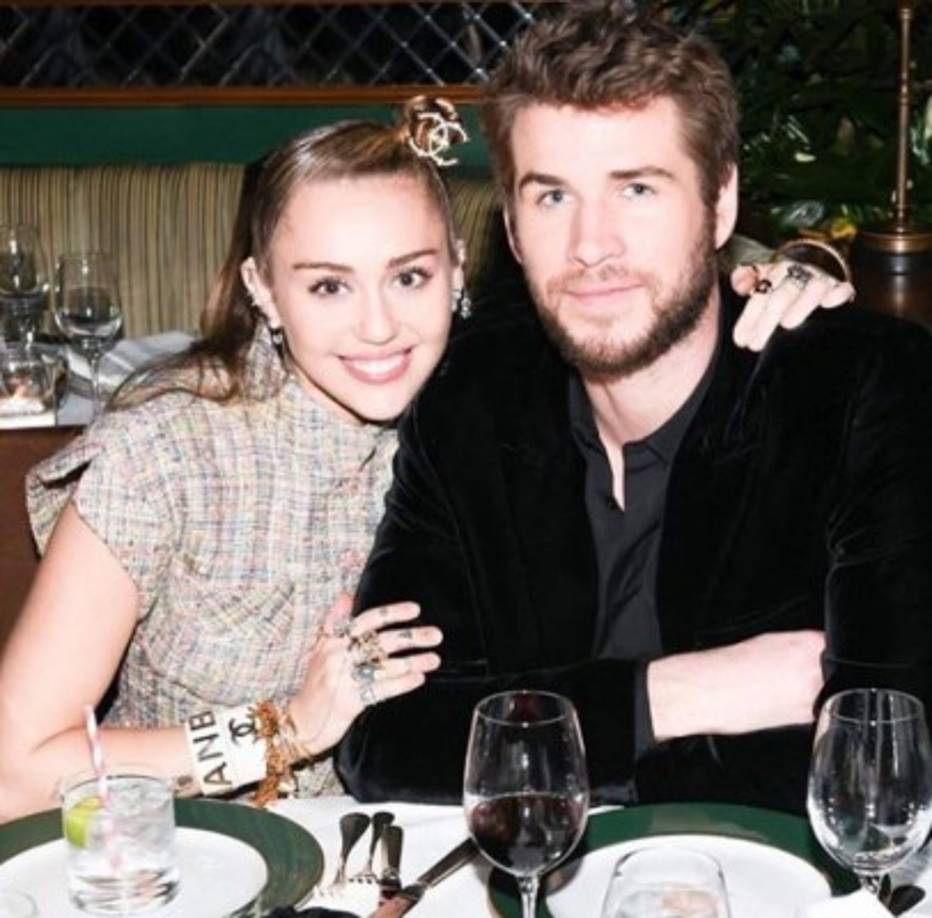 La polémica cantante escribió en sus redes sociales un mensaje que muchos han dicho está dirigido para Liam.<br/><br/>'No luches contra la evolución, porque nunca ganarás. Al igual que la montaña en la que estoy parado, que una vez estuvo bajo el agua, conectada con África, el cambio es inevitable. Los Dolomitas no se crearon durante la noche, fue durante millones de años que se formó esta magnífica belleza. Mi padre siempre me dijo: La naturaleza nunca se apresura, pero siempre llega a tiempo... llena mi corazón de paz y esperanza SABER que eso es cierto. Me enseñaron a respetar el planeta y su proceso y estoy comprometido a hacer lo mismo con el mío ...