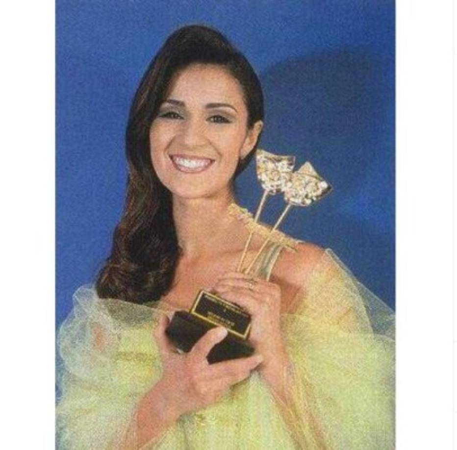 En esta imagen en donde la actriz tenía 24 años, luce mayor incluso de lo que se ve ahora que tiene 47.