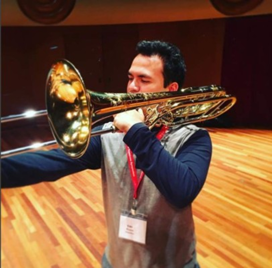 Rivera, asimismo expone que su inclinación está en motivar a los jóvenes y padres de familia a que vean y aprecien la música como carrera y estilo de vida: 'Mi sueño es eliminar el dicho que dice “de la música no se vive” . Esto ha dañado y frustrado la vida de muchas personas especialmente de jóvenes con sueños'.