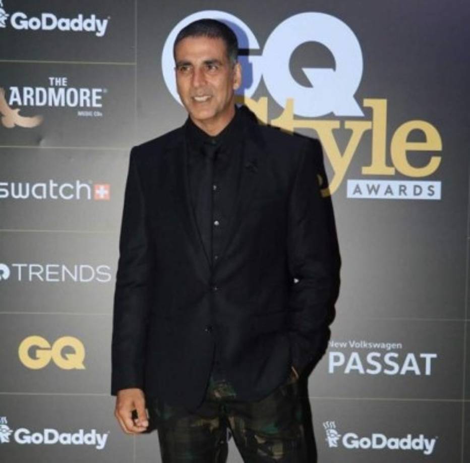 8.Akshay Kumar<br/>Ganancias - $40,5 millones de dólares<br/><br/>Los millones no se quedan en Hollywood, así lo comprueba la inclusión de la estrella de Bollywood.