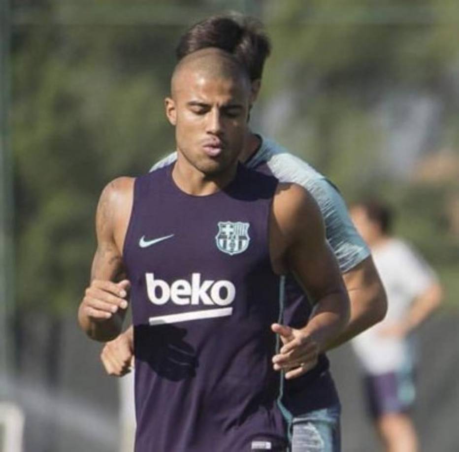 Rafinha Alcántara: El centrocampista de 25 años de edad está haciendo la pretemporada con el Barcelona, su último club fue el Inter de Italia.Medios españoles señalan que el brasileño sería dado de baja.