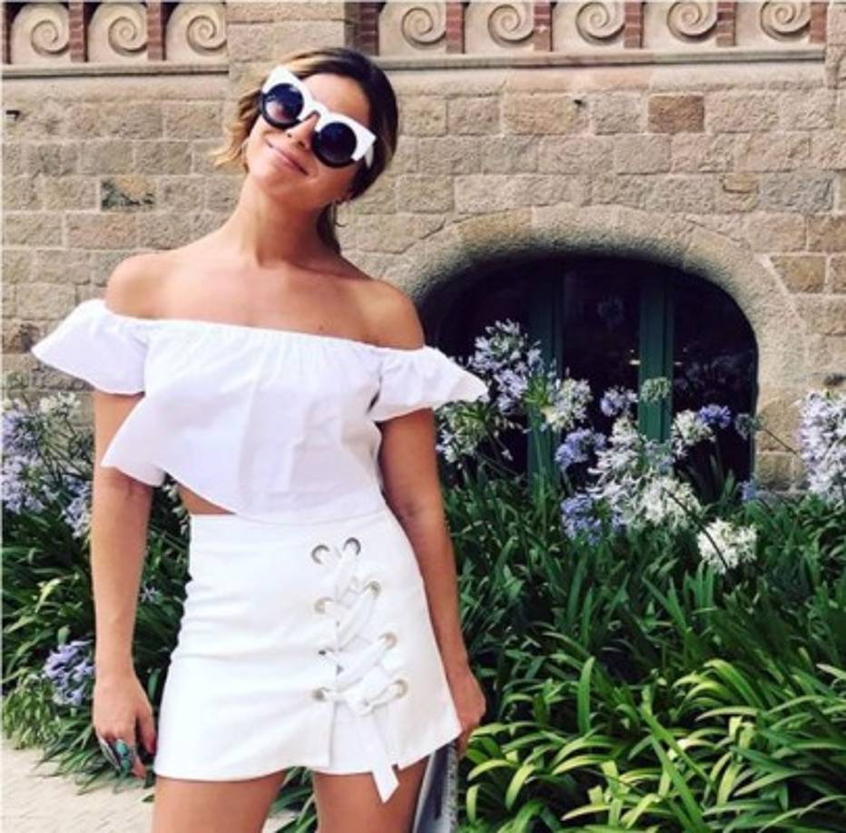 De hecho, Núria era uno de los principales motivos por los que se rumoraba, Shakira no era bien recibida en el círculo de las esposas de los futbolistas del Barcelona, pues se trataba de la tercera en discordia en la estable relación que Nuria y Piqué mantenían.