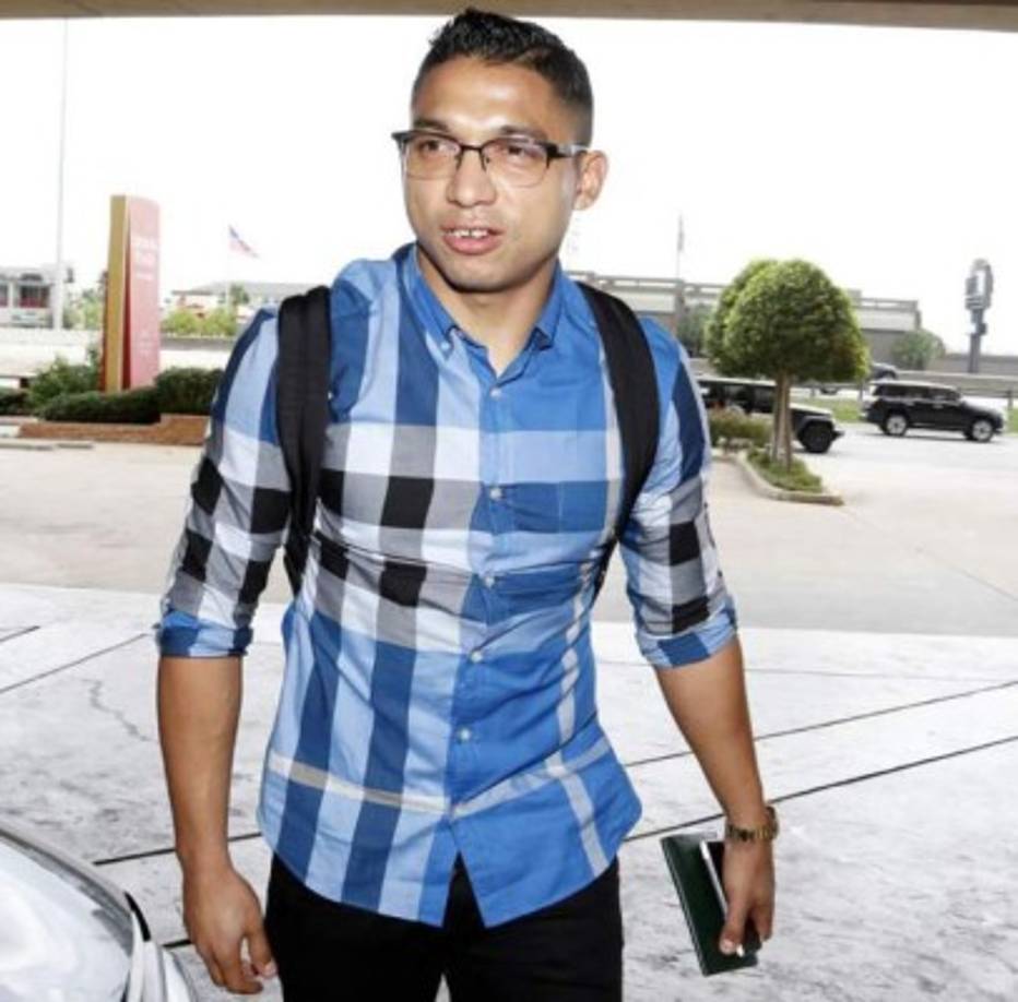 Emilio Izaguirre: Esta semana se podría definir el futuro del lateral hondureño. El lateral catracho podría llegar a la MLS e inclusive no se descarta un regreso al Motagua.