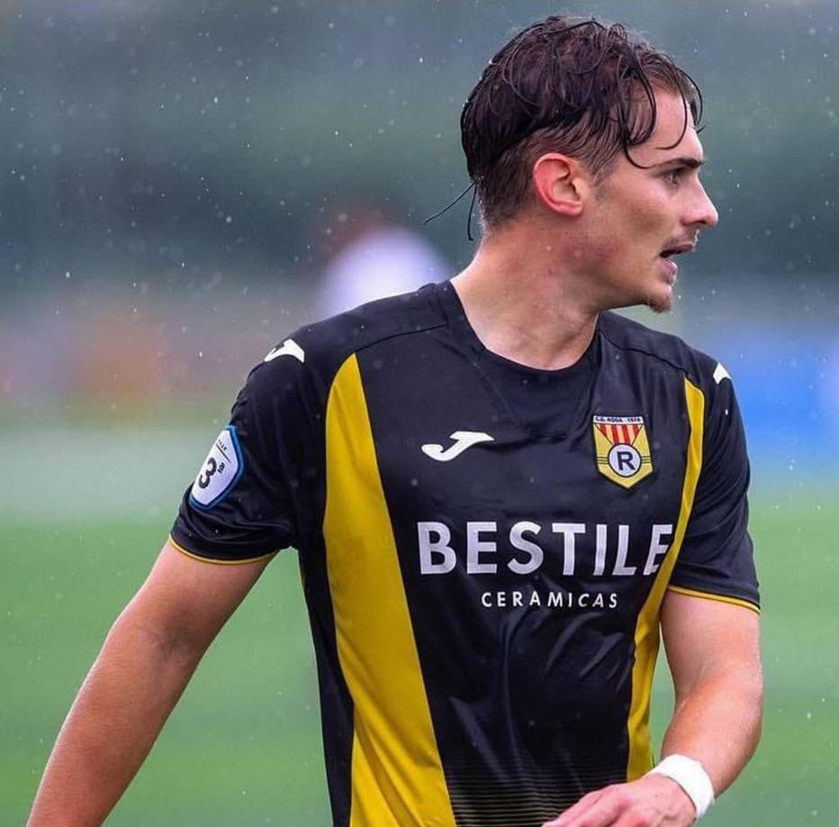 Formado en la cantera del Valencia, José Castillejo, nacido en València el 29 de febrero de 1996, jugó en el Eldense en la temporada 2015-2016 cuando militaba en la antigua Segunda División B con José Emilio Riquelme Galiana como entrenador.