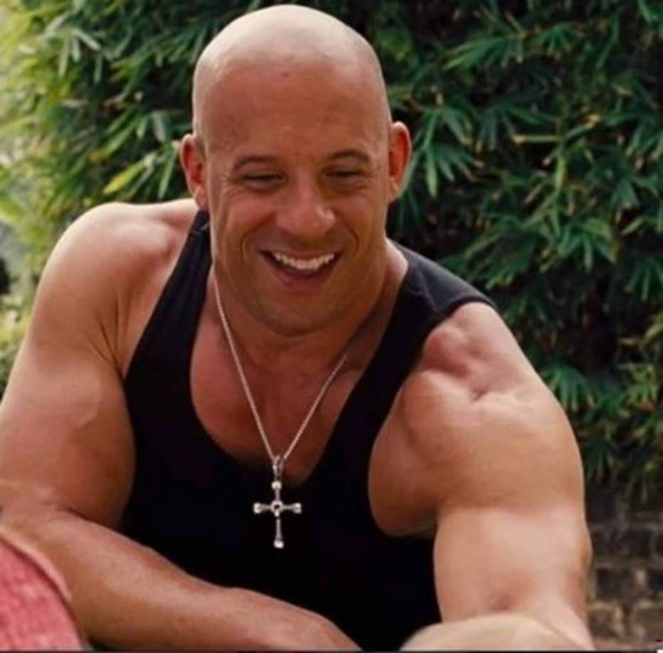 Su sonrisa además de su físico es uno de sus grandes atractivos.