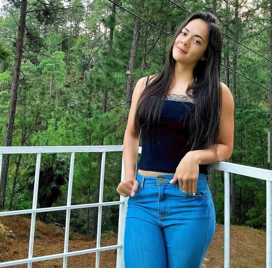 Recientemente, fue seleccionada para entrevistar en El Salvador al técnico de la Selección de Argentina, Lionel Scaloni.