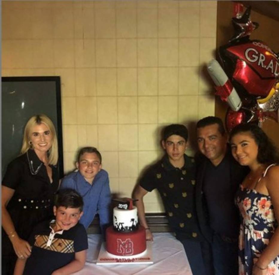 Por medio de sus cuentas de Instagram, ambos comparten imágenes junto a sus hijos.