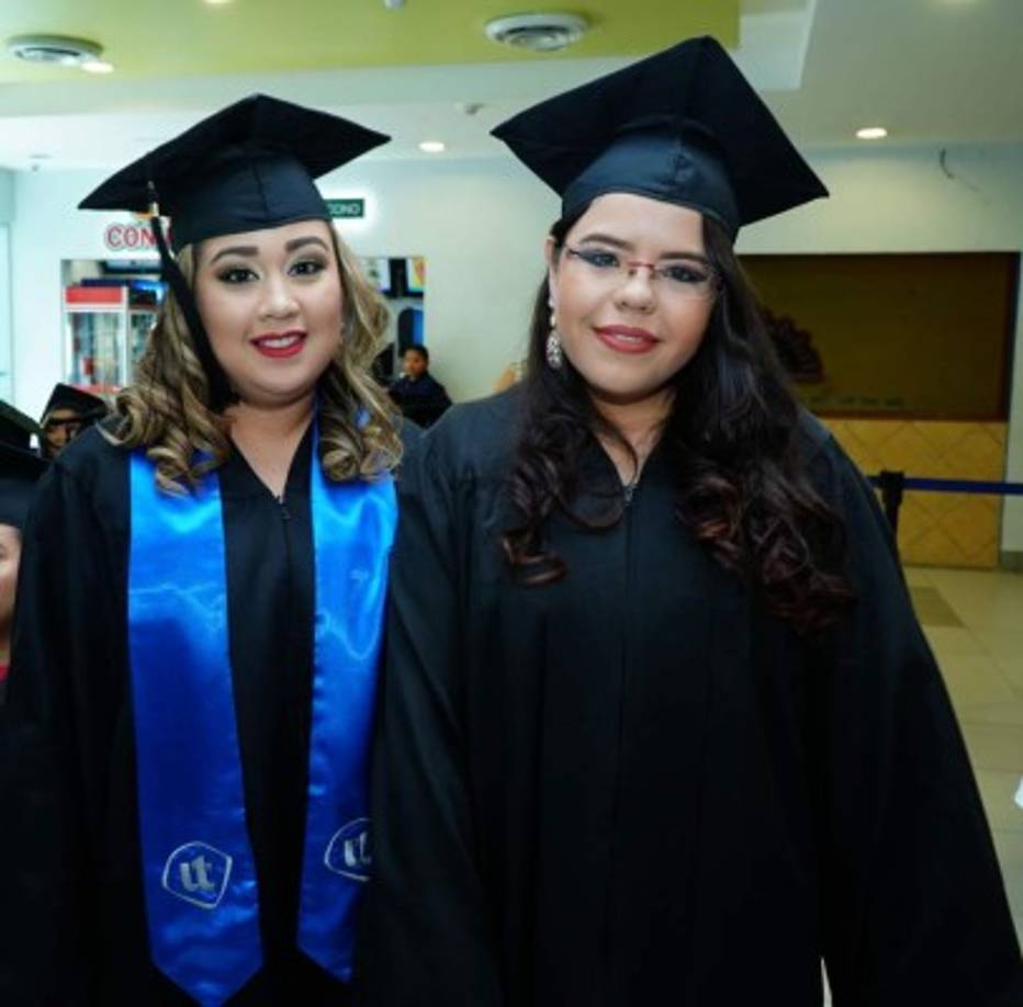 Carolina Chang y Katherine Cruz.