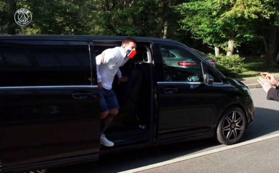 Lionel Messi se mostró comprometido desde el principio. Llegó dos horas antes al entrenamiento.