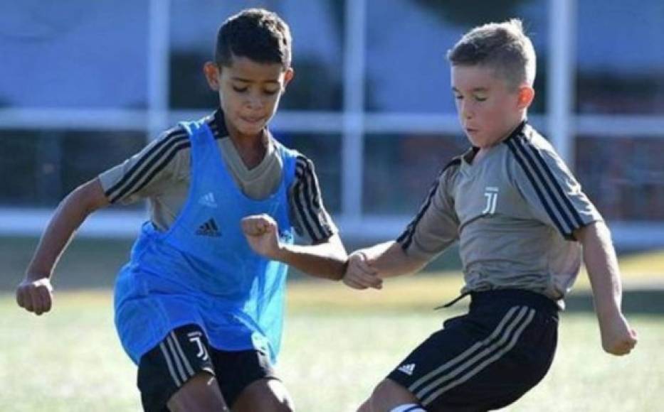 Cristiano Ronaldo Júnior destaca en la Sub-9 de la Juventus. Sigue los pasos de su padre.