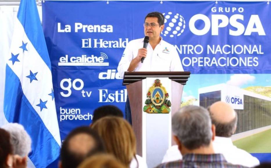 El presidente de Honduras, Juan Orlando Hernández, fue el testigo de honor durante la colocación de la primera piedra del Centro Nacional de Operaciones de Grupo OPSA.