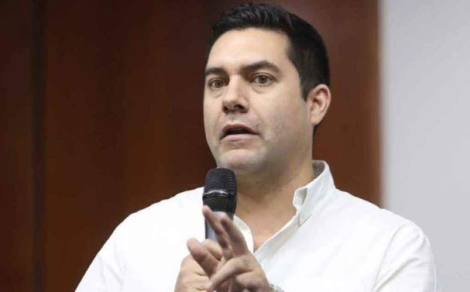 Juan Diego Zelaya se desempeña como congresista del Congreso Nacional Hondureño. Es un líder del Partido Nacional.
