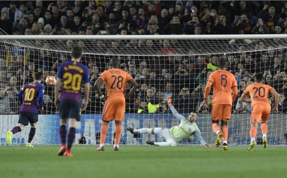 Lionel Messi cobró el penal y le pegó a lo Panenka para abrir el marcador para el Barcelona. ¡Golazo!