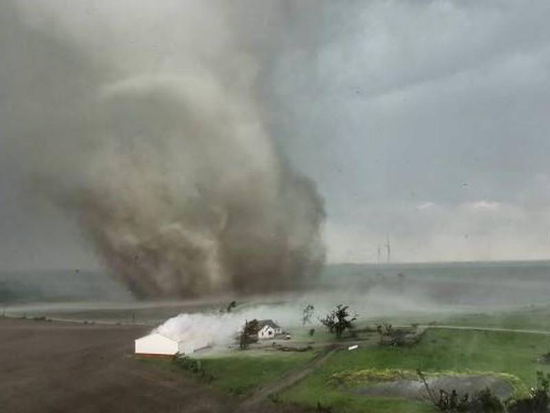 Imagen del tornado registrado en Iowa, Estados Unidos.