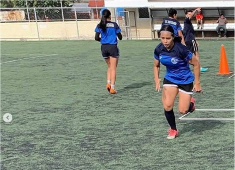 Yuridia Marcela Pineda Rodríguez es su nombre y juega de volante izquierdo en el Motagua Femenino.