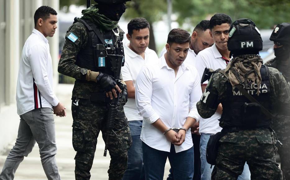 4. <b>Portafolio de delitos</b>: Los delitos cometidos incluyen asesinatos, secuestros, ejecuciones extrajudiciales, robos, implantación de pruebas y desapariciones forzadas.