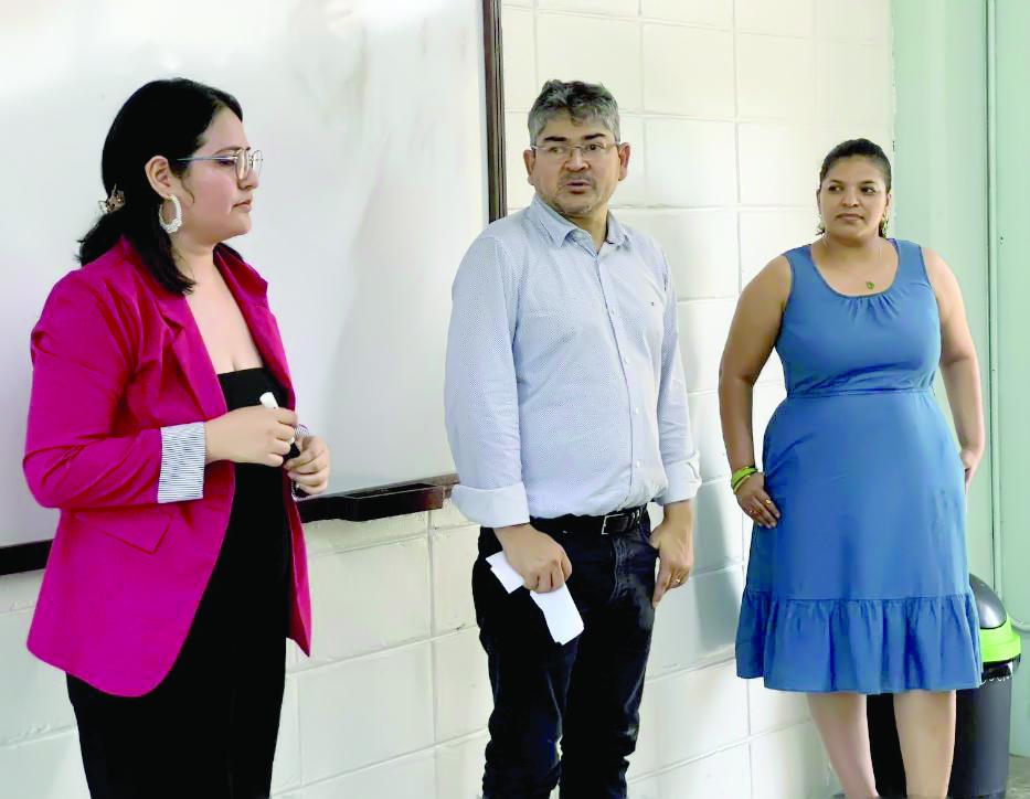 Unah Cortés presenta a nuevos docentes tras protestas