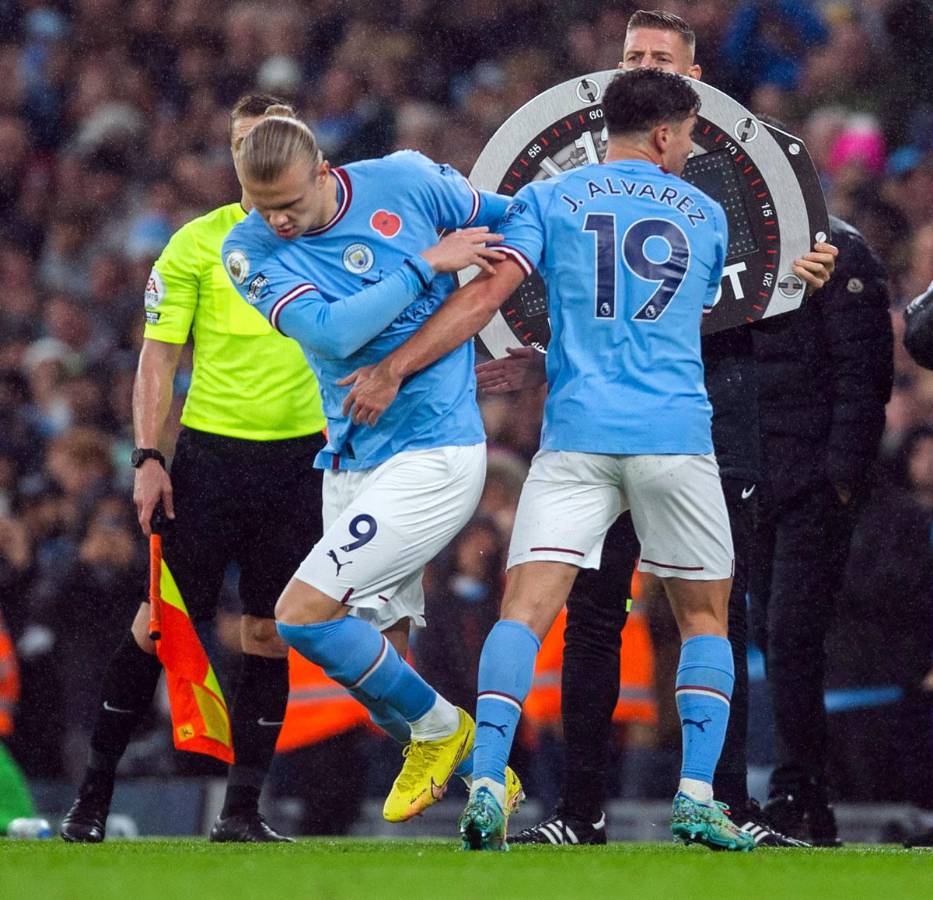 Erling Haaland entró en el segundo tiempo en lugar de Julián Álvarez.