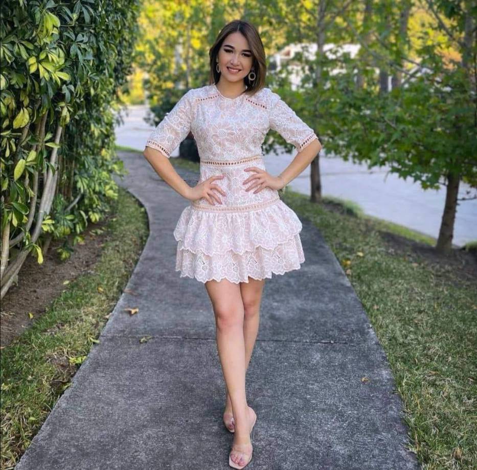 Entre el TikTok y el teatro, Jennifer se queda definitivamente con la segunda opción. “Me descubrí a mí misma, una maravilla del teatro es que nos vuelve más humanos, más sensibles. Aprendí a despojarme un poco de mis cargas y a aceptar que todos llevamos cicatrices diferentes”, dijo acerca de su pasión por las tablas durante una charla con Diario El Heraldo. 