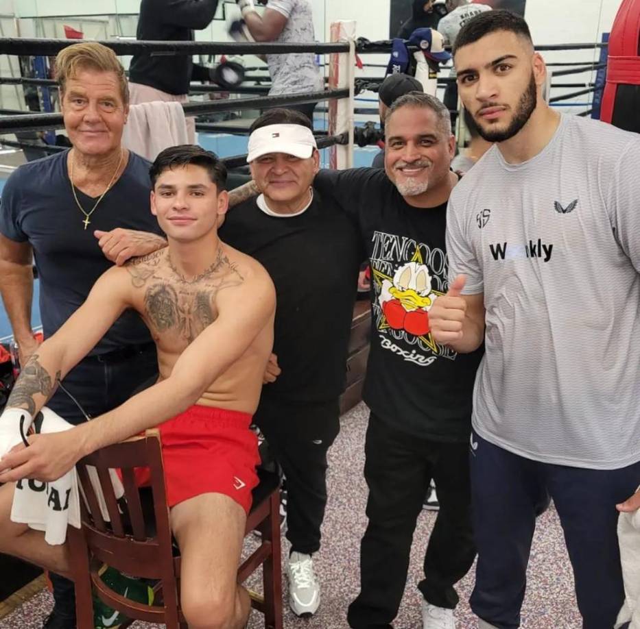 Por el gimnasio de este hondureño han pasado también estrellas de cine como Brad Pitt, el mismo Justin Bieber, directores de cine y otros famosos del espectáculo en Hollywood, además de jugadores de las Grandes Ligas y la NBA.