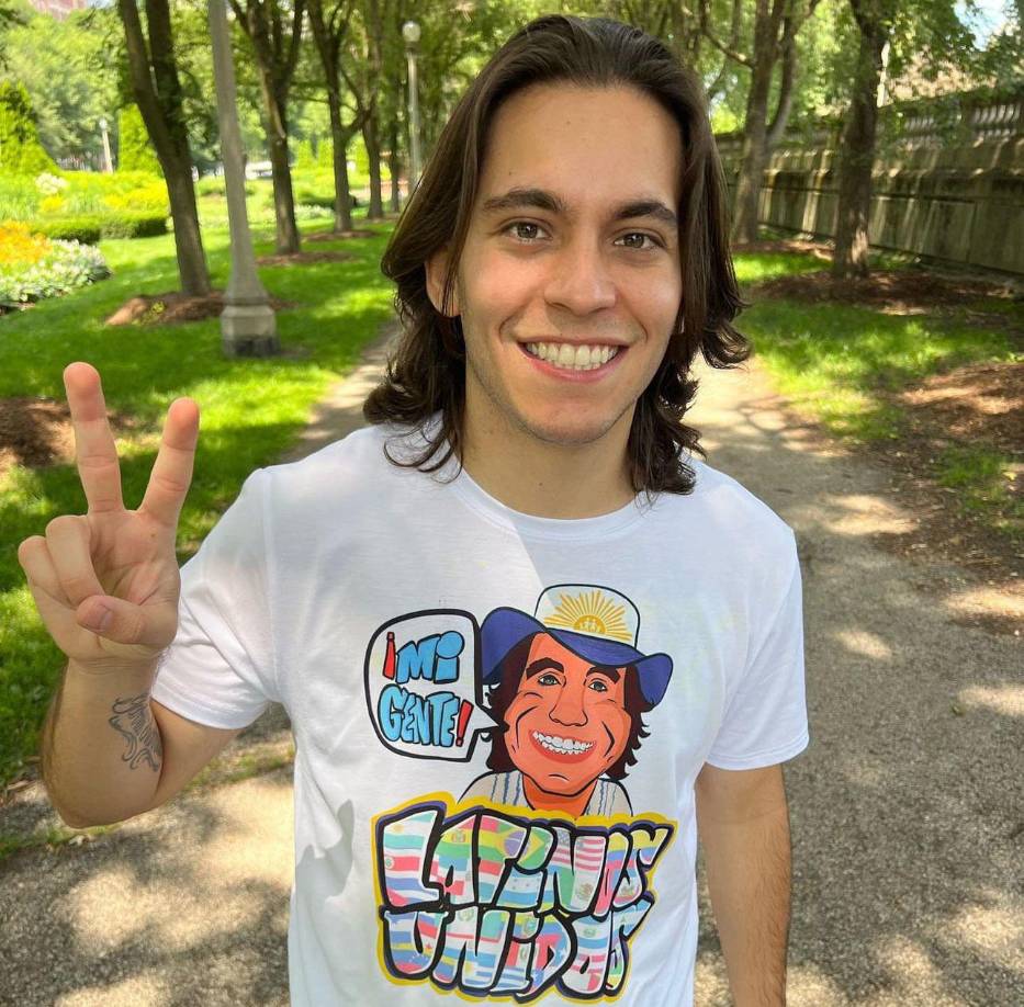 ”No mi gente, si es real, lamentablemente Farruko Pop perdió la vida y que pena que hay gente qu esté jugando con este tema, creando mentiras y controversias con noticias falsas”, argumentó Espina.