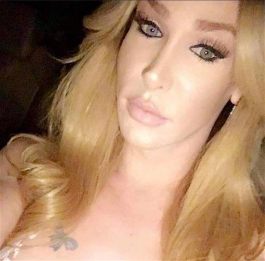 Loving se encontraba de visita en Colorado Springs para un viaje de fin de semana en el que se dispuso a disfrutar de un show drag en el lugar donde ocurrió la tragedia. La activista residía en Denver.