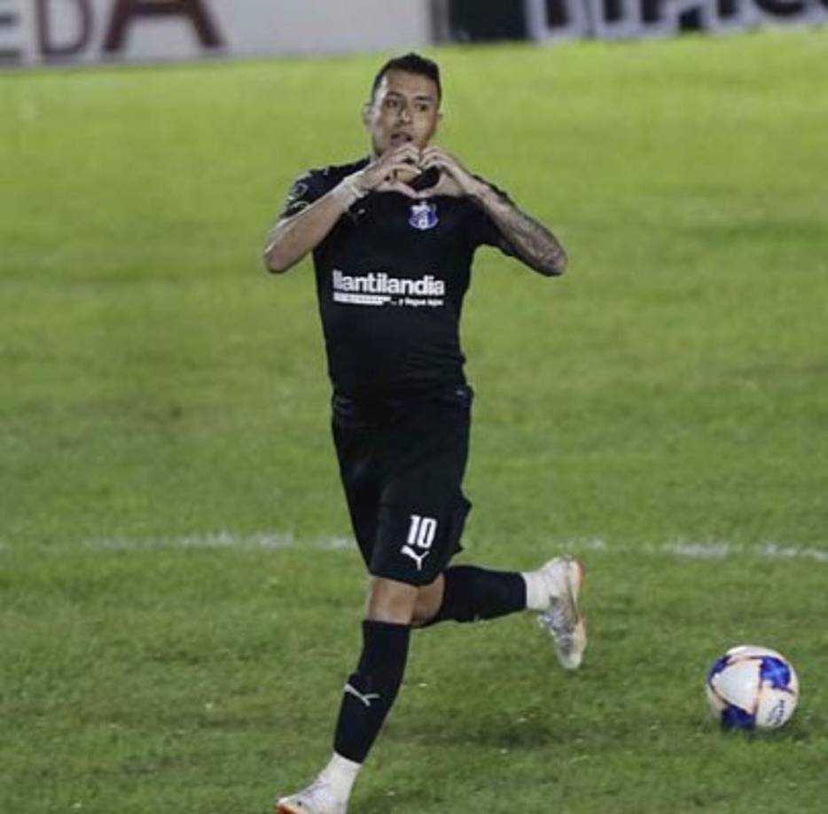 Erick Andino Portillo: El delantero no seguirá en el Honduras Progreso y su nuevo club para el próximo Torneo es el Real de Minas. Anteriormente militó en Motagua.
