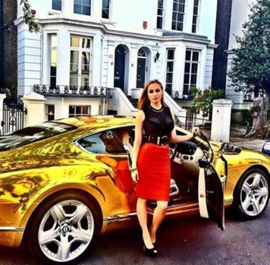 Los niños ricos de Instagram que enfurecen a Putin. Los Rich Russian Kids (Niños ricos de Rusia) no es solo una cuenta de la red social Instagram, es una oda al lujo, al estatus económico y, sobre todo, a la 'generación de oro' de ese país, en momentos en que la economía rusa se contrae y registra un considerable retroceso. Las imágenes de los excesos de la juventud rusa acomodada han dado la vuelta al mundo en momentos en que los millonarios en Moscú apenas alcanzan el 10% de la población de su país y controlan alrededor del 90% de sus recursos.