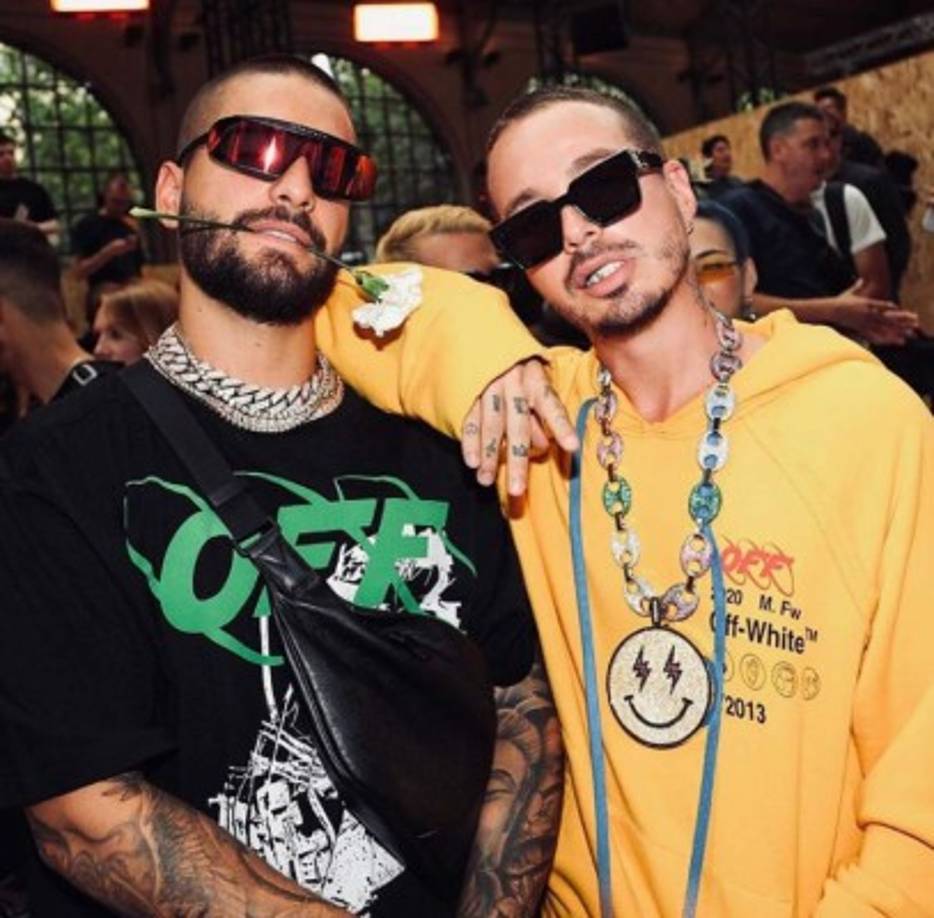 A su paso por la Semana de la Moda Masculina de París Maluma se ha encontrado con otros colegas como el reguetonero colombiano J Balvin.