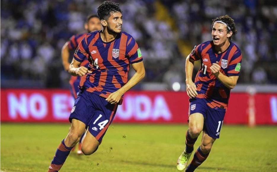 Ricardo Pepi corre a festejar su gol ante Honduras que significó el de la remontada, 1-2.