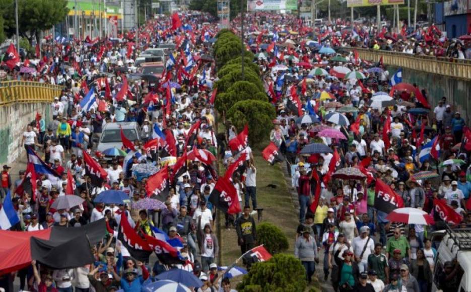 Los sandinistas organizaron una contramarcha para defender el Gobierno de Ortega.