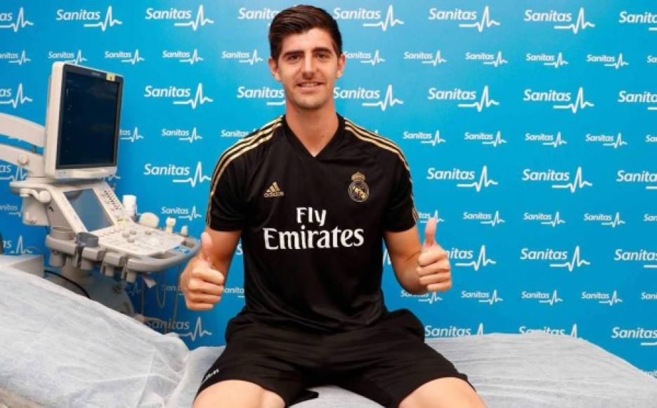 Thibaut Courtois, el portero belga será el titular del Real Madrid para la próxima campaña. Ya no lucirá el dorsal 25, sino que ahora se mostrará en el terreno de juego con el 13.