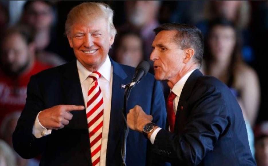 Michael Flynn: Teniente general retirado. Nombrado consejero de Seguridad Nacional el 20 de enero de 2017. Veinticuatro días después renunció al descubrirse que había engañado al vicepresidente Mike Pence sobre la naturaleza de su reunión con el embajador de Rusia. Se convirtió en la primera víctima de la investigación por la supuesta interferencia rusa para influir en el resultado de las elecciones presidenciales de 2016.