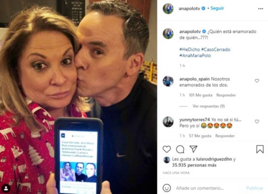 '¿Quién está enamorado de quién...???! #HeDicho #CasoCerrado', escribió la Doctora Polo en la imagen en la que aparece al lado del detective, quien le da un cariñoso beso en la mejilla.