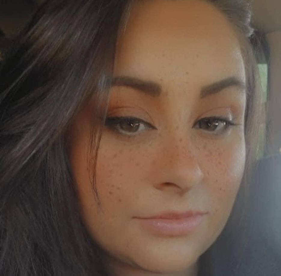 Holly estaba casada con Jesse McFadden y según la familia de ella, los controlaba y los mantenía encerrados.