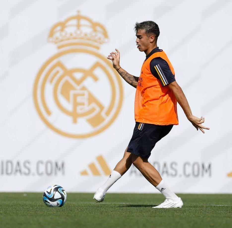 El Real Madrid busca la salida de Reinier, que no entra en los planes del conjunto blanco. En Brasil informan que el club ha recibido una oferta del PAOK de Grecia. El periodista Bruno Andrade detalla que el jugador de 21 años saldrá cedido de nuevo tras haber pasado por Borussia Dortmund y Girona.