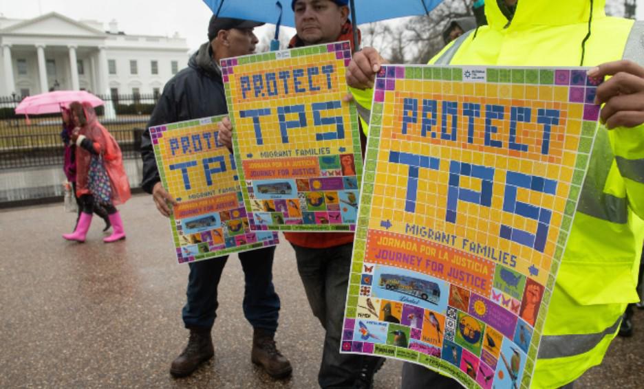 Gobierno de Biden extiende el TPS a inmigrantes salvadoreños por un año