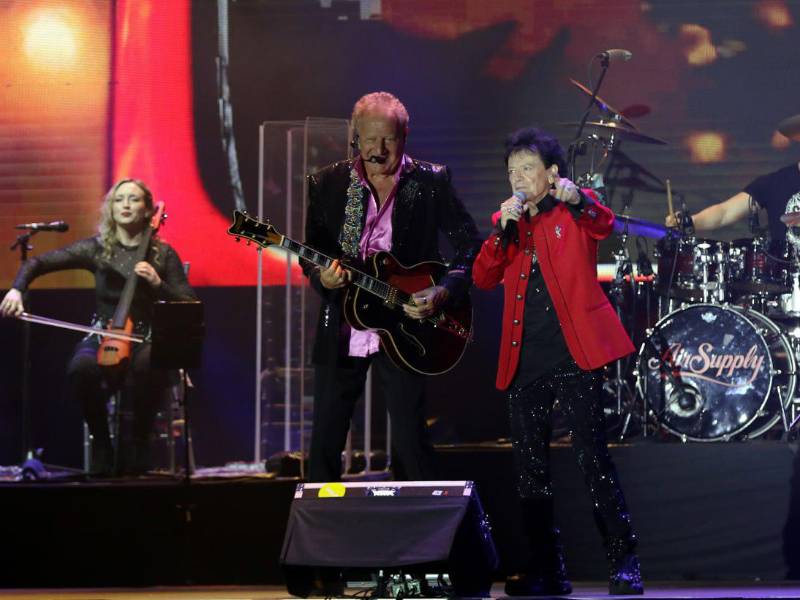 Cuando la música es el punto de encuentro, la distancia entre países, la diferencia de edades o incluso el idioma dejan de ser barreras. Así quedó demostrado la noche de este 7 de marzo en Tegucigalpa, cuando el legendario dúo australiano <b>Air Supply </b>reunió a miles de fanáticos en el <b>Coliseo Nacional de Ingenieros</b> para celebrar medio siglo de tributos al amor.