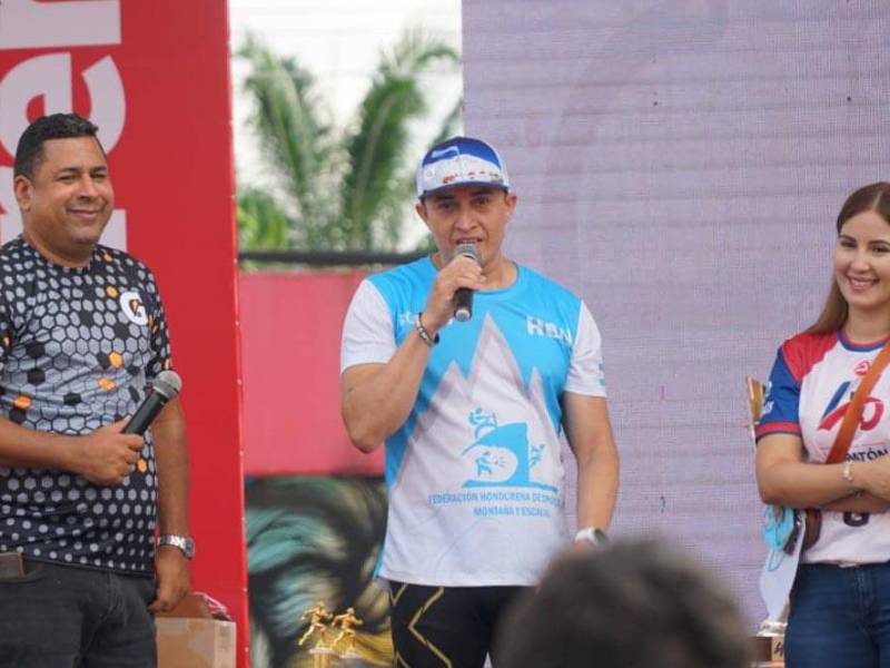 Ronald Quintero compartió con sus seguidores la gran experiencia que fue llegar a la cima del Monte Everest.