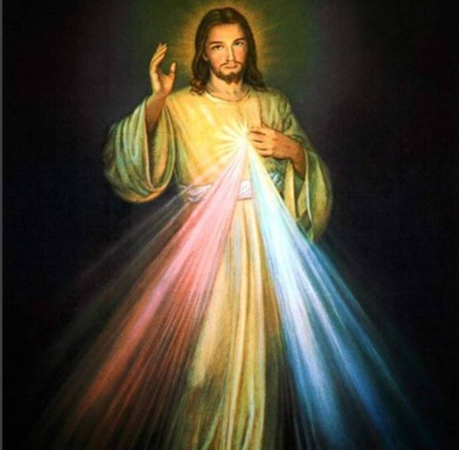 Por medio de sus redes sociales, Eduardo comparte parte de su vida, y siempre envía mensajes espirituales a sus seguidores.