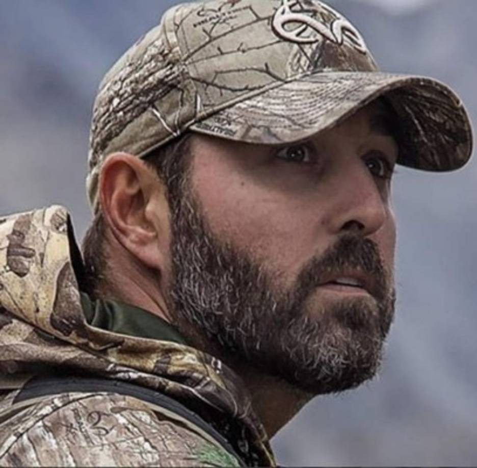 Es ganador dos veces del premio al Artista del Año en su país.