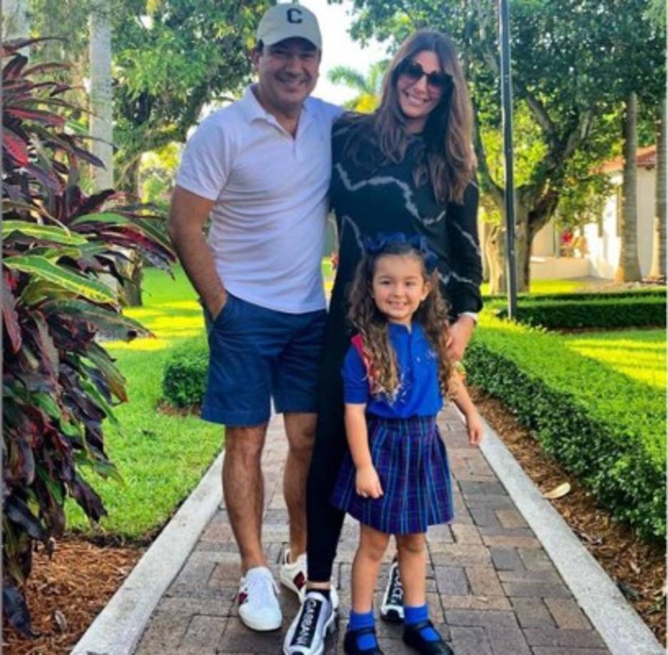 Bárbara en 2008 se casó con el periodista colombiano Mario Andrés Moreno, a quién conoció en los foros de Univision y con él tuvo tres niñas.