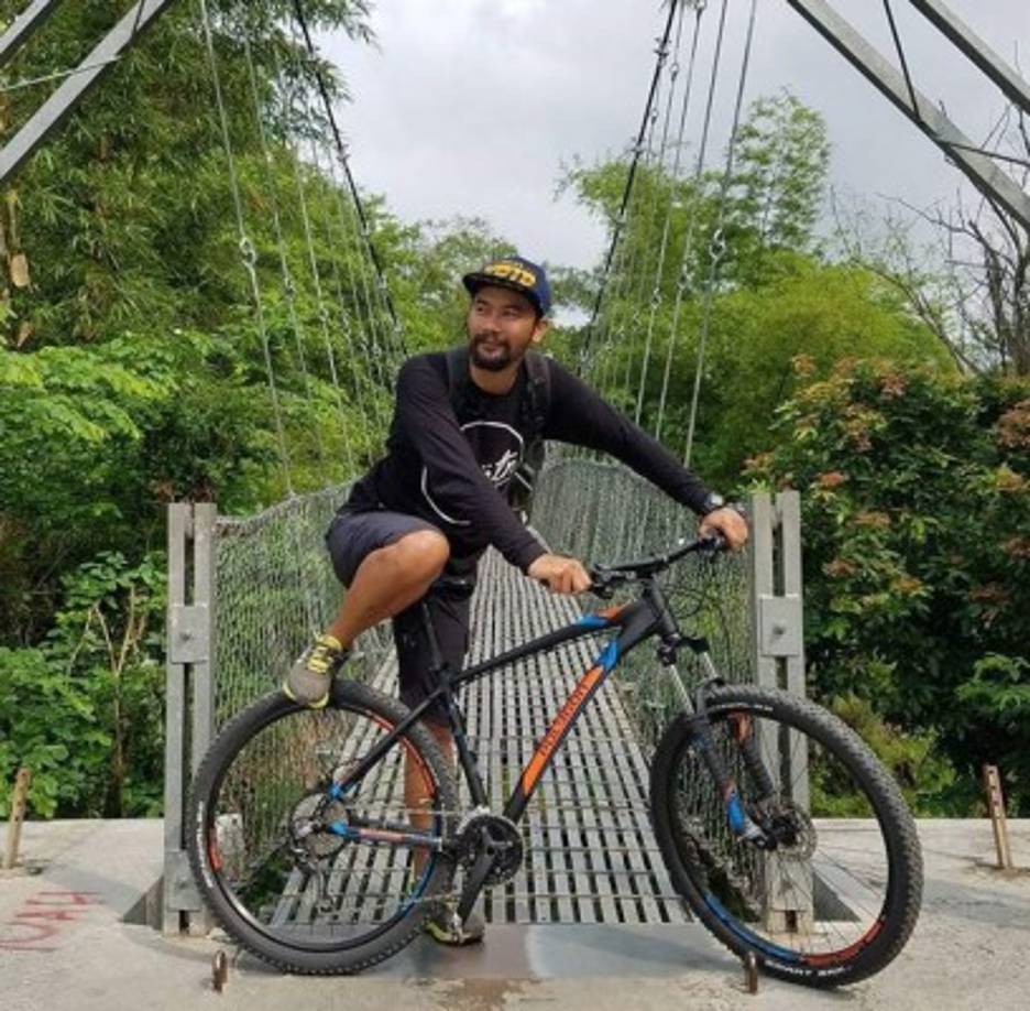 La banda y su staff estaban haciendo una presentación en el balneario de Tanjung Lesung en el extremo occidental de Java cuando el tsunami golpeó la isla.