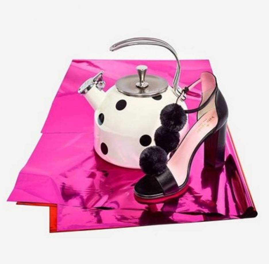 Y hasta para quienes adoran el café o te, esta cartera de mano es ideal.