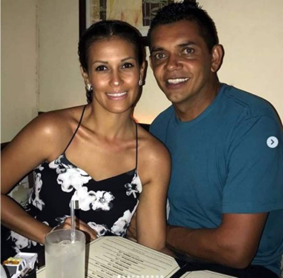 Lucía Guevara es la esposa de Amado Guevara y también está invitada a la boda.