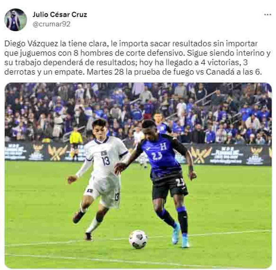 Julio Cruz, periodista deportivo de Honduras. 