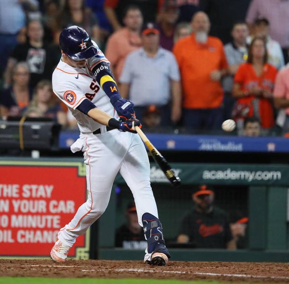 En la novena entrada, el catracho conectó el último hit del partido que le dio el triunfo 1-2 a Astros sobre Orioles.