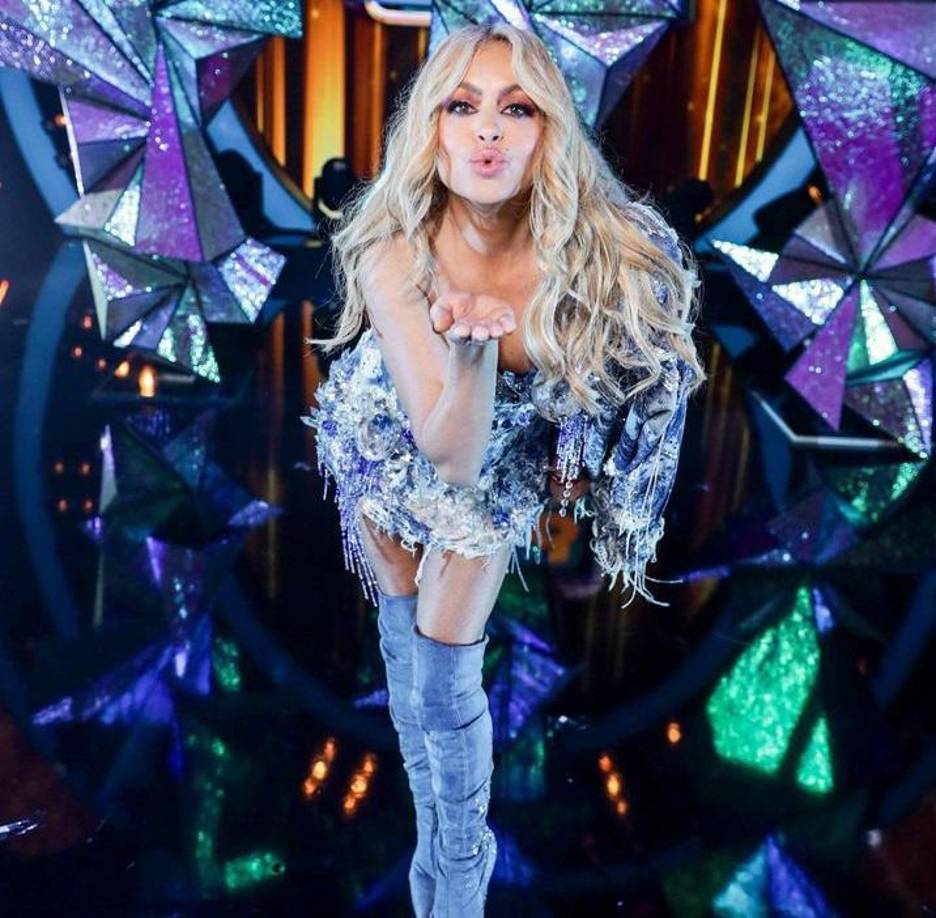 La popular “Chica Dorada”, con dos nominaciones a Premio Lo Nuestro, aprovechará la ceremonia para estrenar su próximo sencillo. Además será una de las presentadoras de la noche.