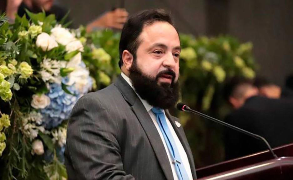 Luis Redondo y comitiva, de viaje en China