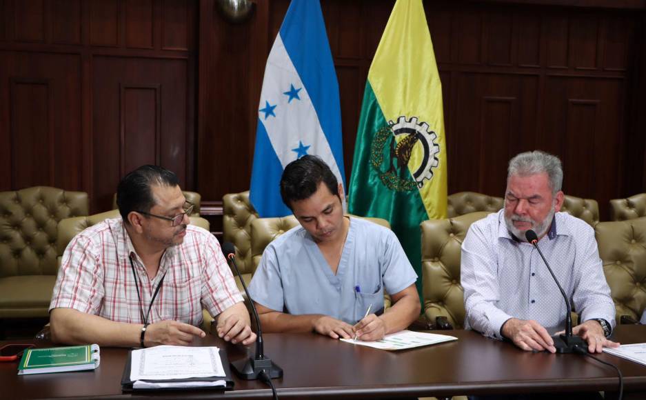 “Abandone su carretilla, tire su cuchara de albañil, porque los sampedranos lo necesitamos con sus manos para curar”, agregó.